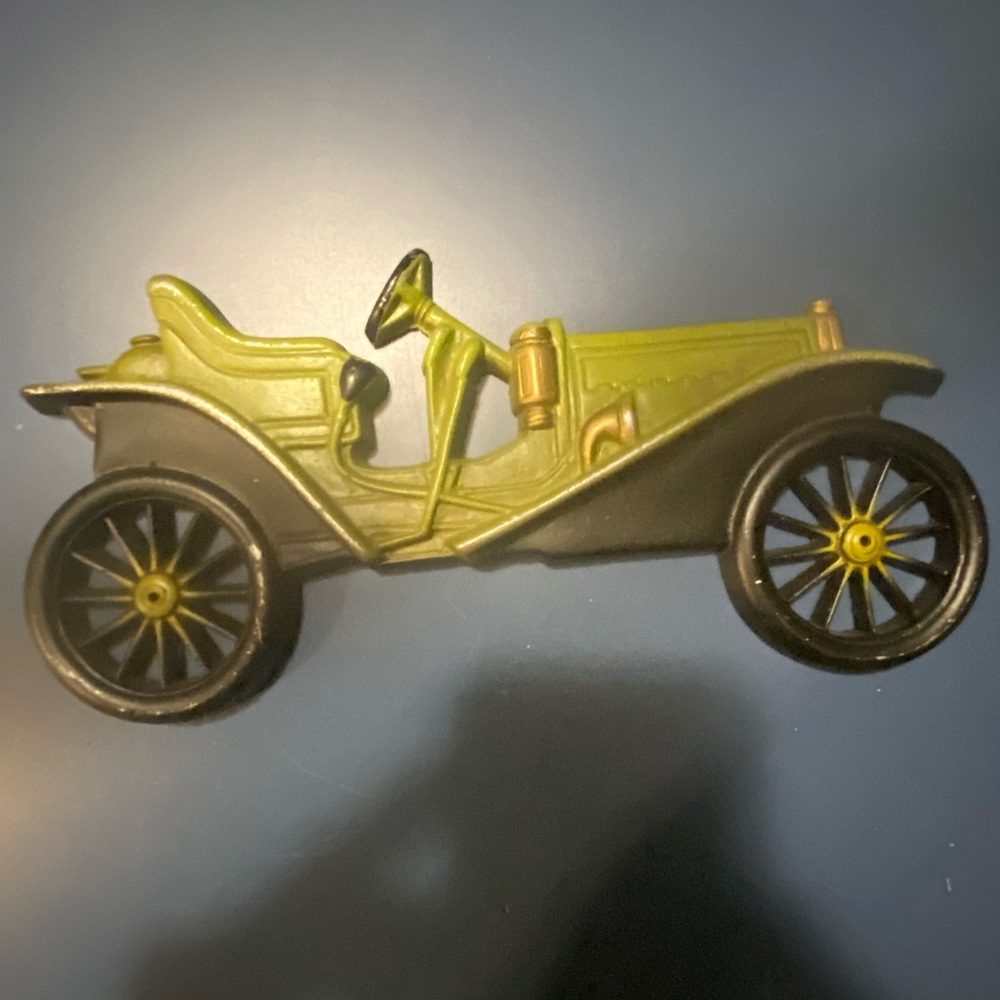 Vintage Midwest Cast Metal Antique Car Plaque 10.5”